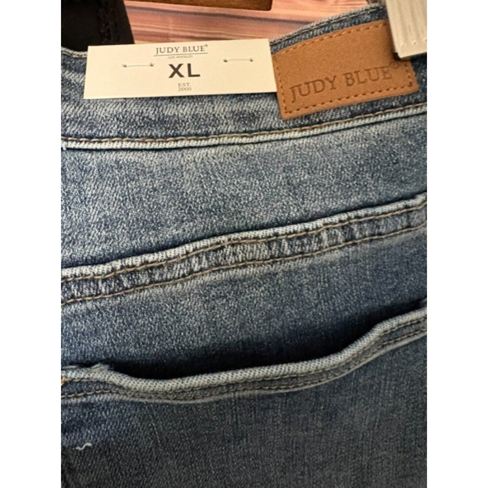 Judy Blue XL Mid Rise Raw Hem Denim Shorts Medium Wash Stretch Denim NWT