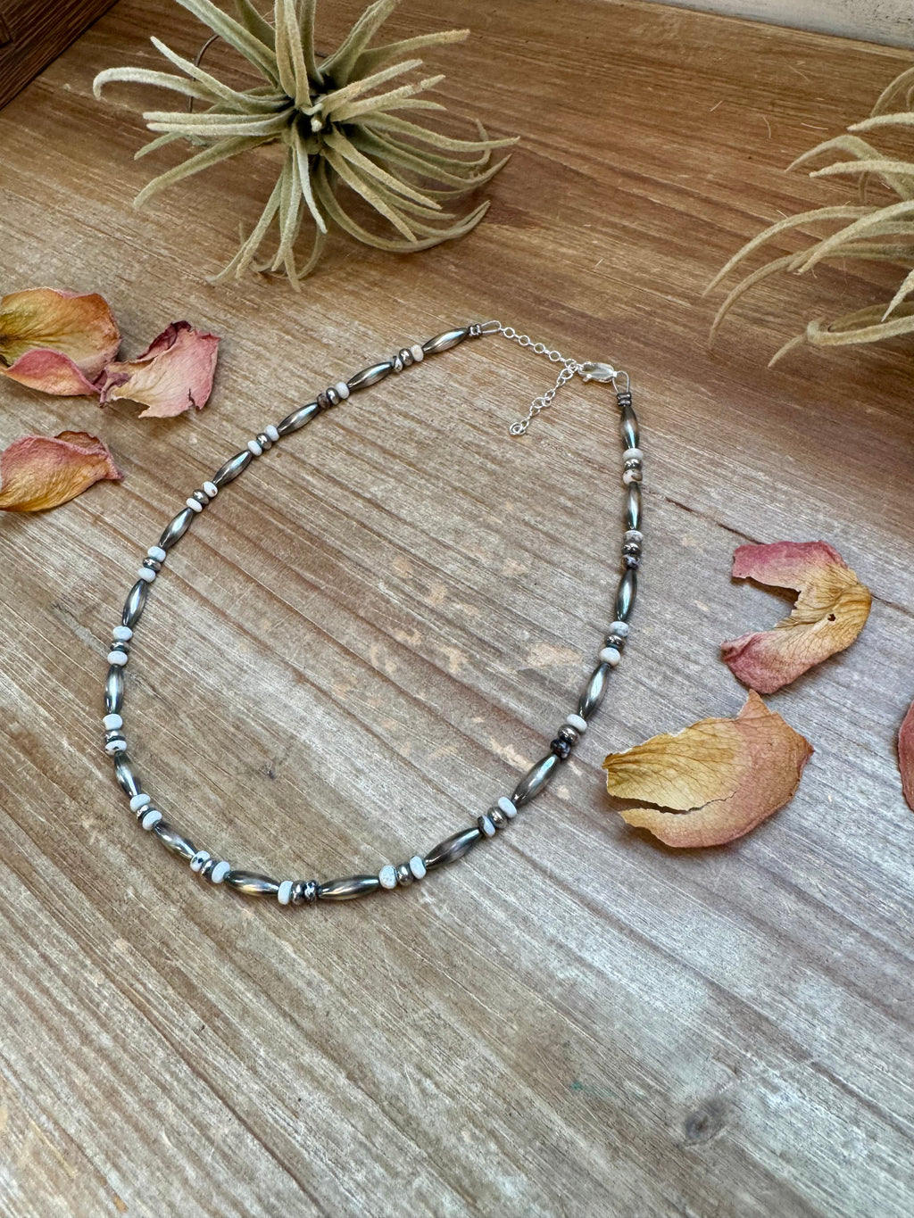 White Buffalo & Sterling Silver Pearl Torpedo choker Necklace 14"