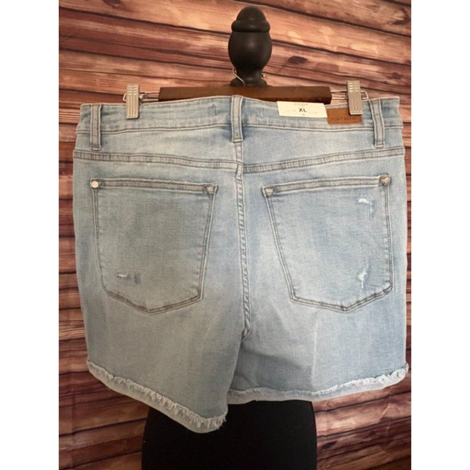 Judy Blue XL Button Fly High Rise Distressed Shorts Light Wash Stretch Denim NWT