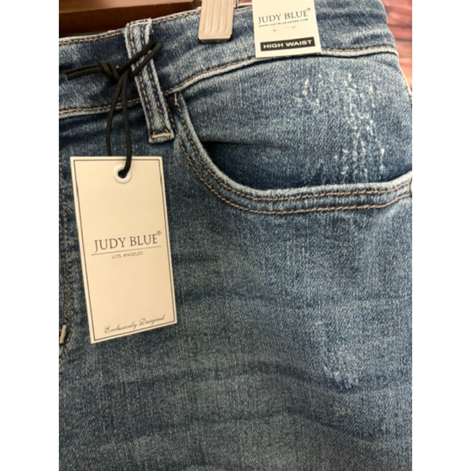 Judy Blue XL High Rise Distressed Raw Hem Shorts Medium Wash Stretch Denim NWT