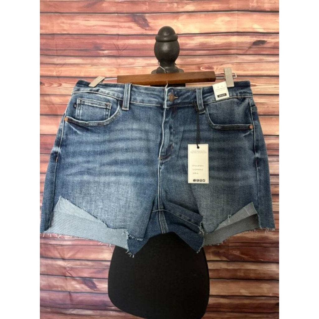 Judy Blue XL Mid Rise Raw Hem Denim Shorts Medium Wash Stretch Denim NWT