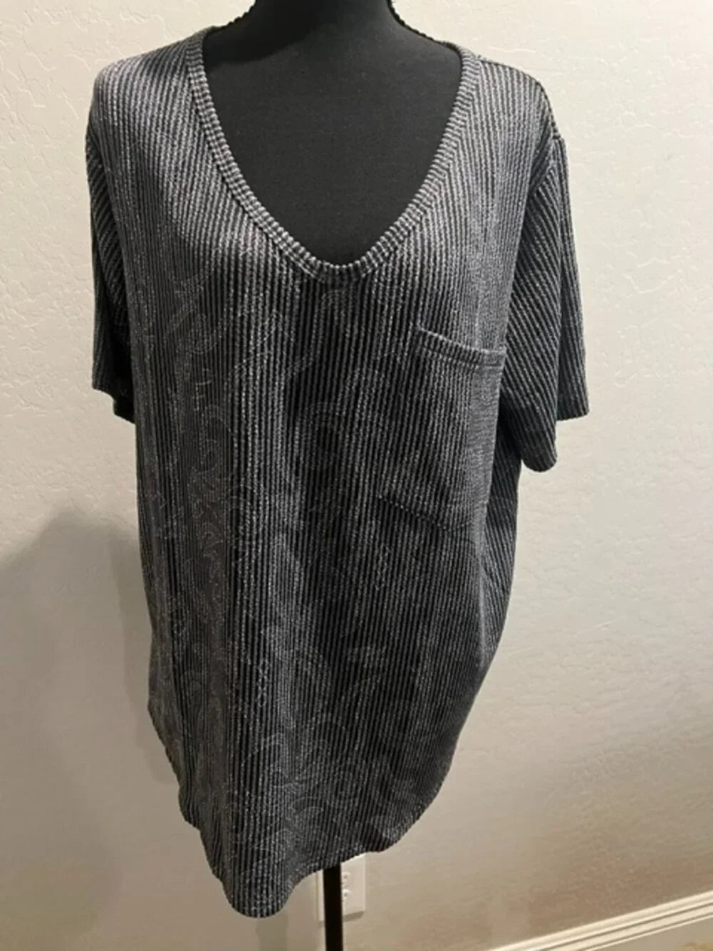 Sterling Kreek Textured Ribbed Pocket Top XL Charcoal Gray NWT